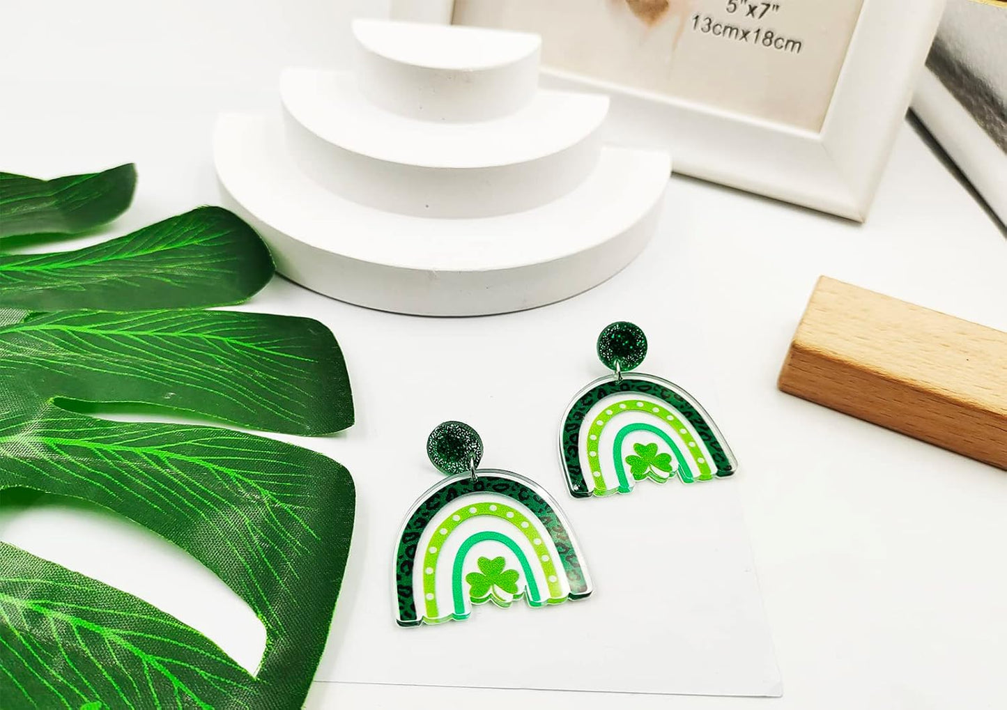 St. Patrick's Day Earrings for Women,Irish Shamrock Acrylic Dangle Earrings, Green Hat Clover Horseshoe Drop Earrings for Irish Festival